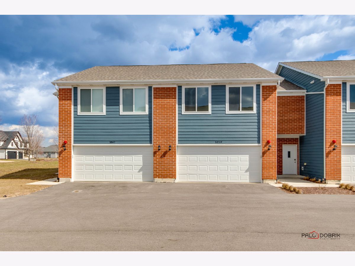 Condos & Townhomes Rented Townes Of Kendall Market Place Yorkville Illinois, 1059 Gillespie