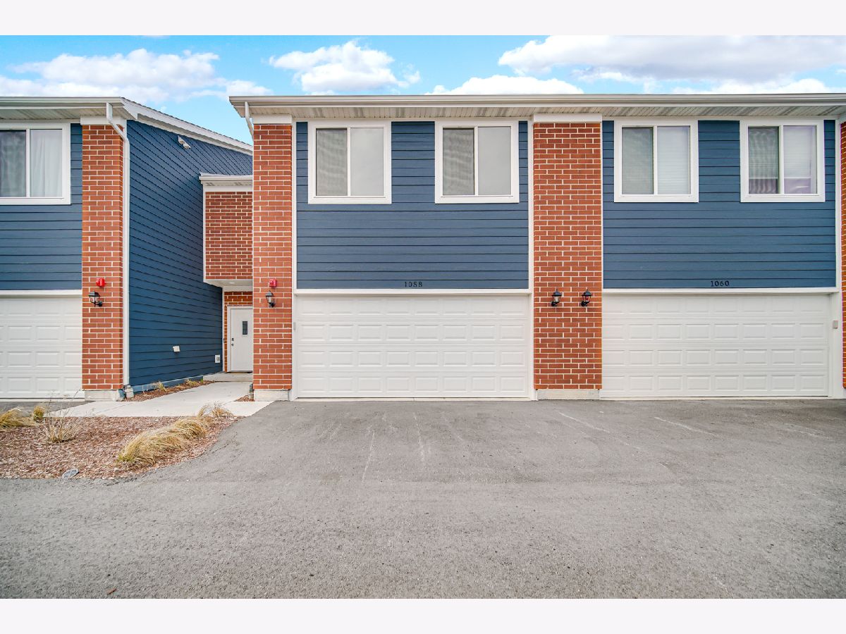 Condos & Townhomes Rented Townes Of Kendall Market Place Yorkville Illinois, 1058 Gillespie