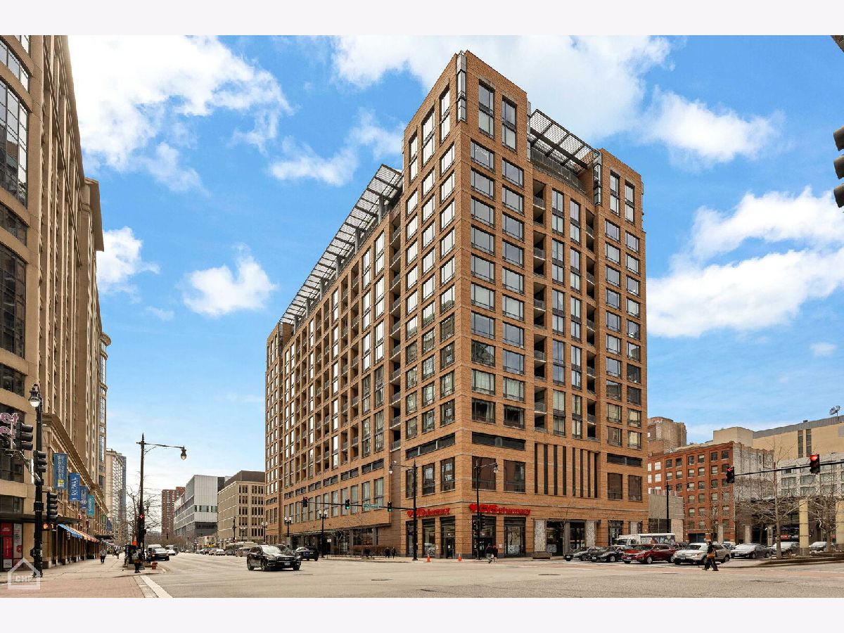 Condominiums Sold Library Tower Chicago Illinois, 520 State
