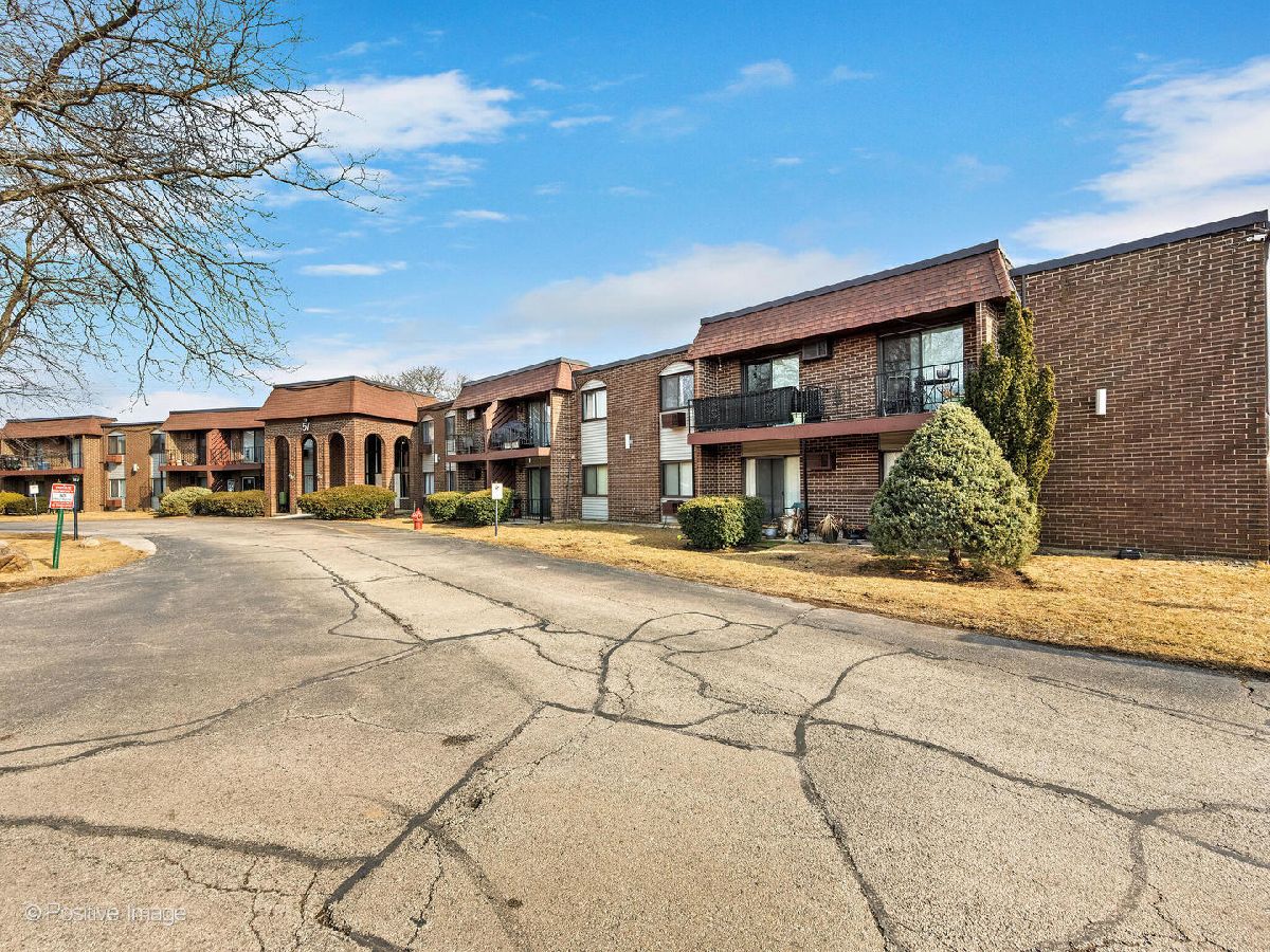 Condominiums Sold Washington Court Mundelein Illinois, 57 Washington