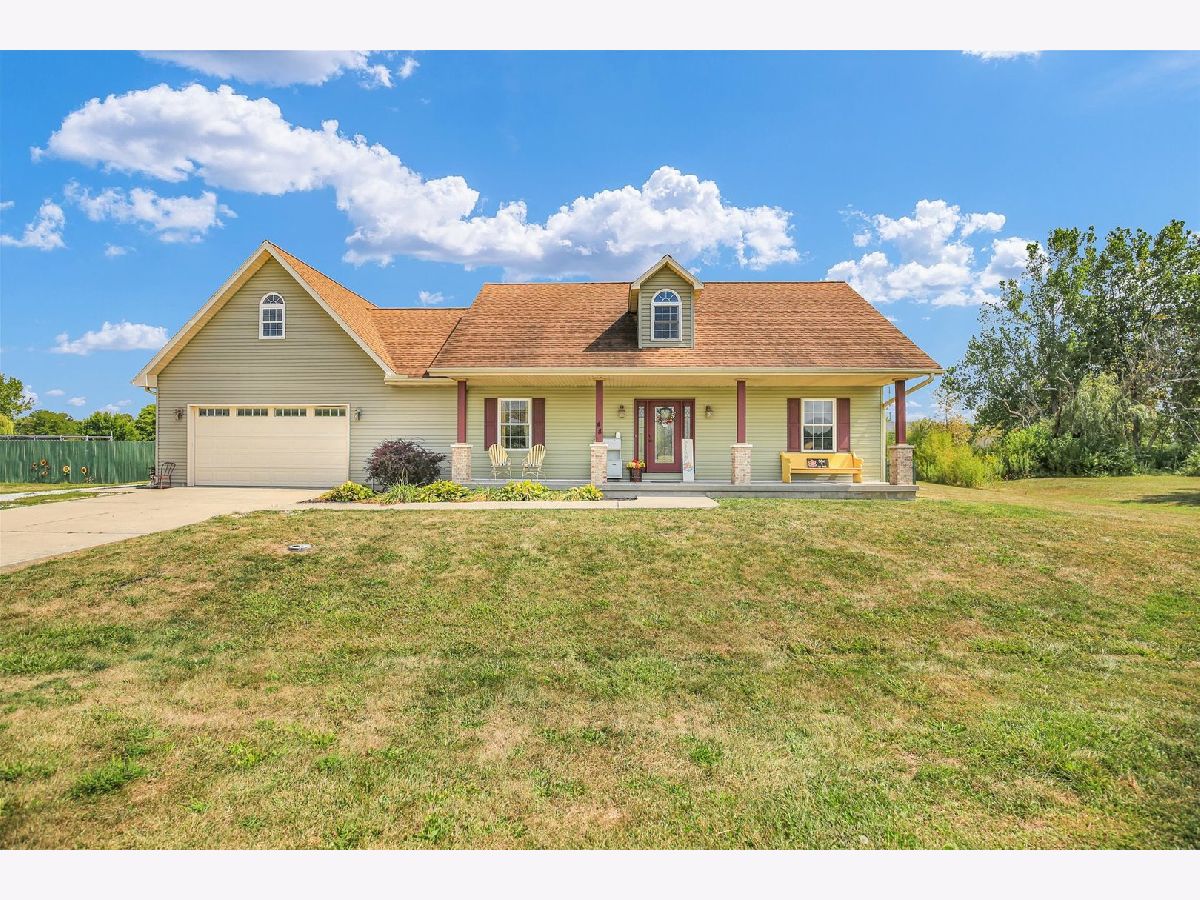  For Sale Camargo Illinois, 48 Nightingale Circle
