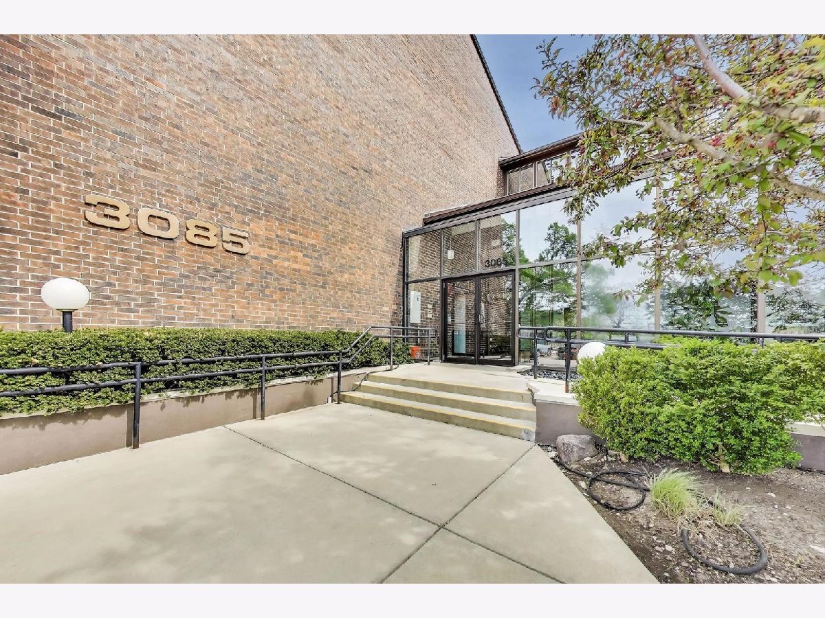 Condos & Townhomes Sold Pheasant Creek Northbrook Illinois, 3085 Pheasant Creek