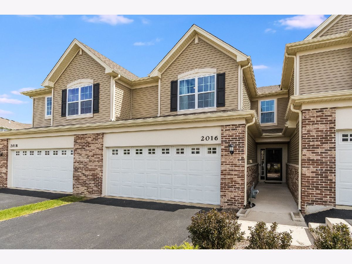Homes & Townhomes & Condos Sold Greywall Club Joliet Illinois, 2016 Pembridge