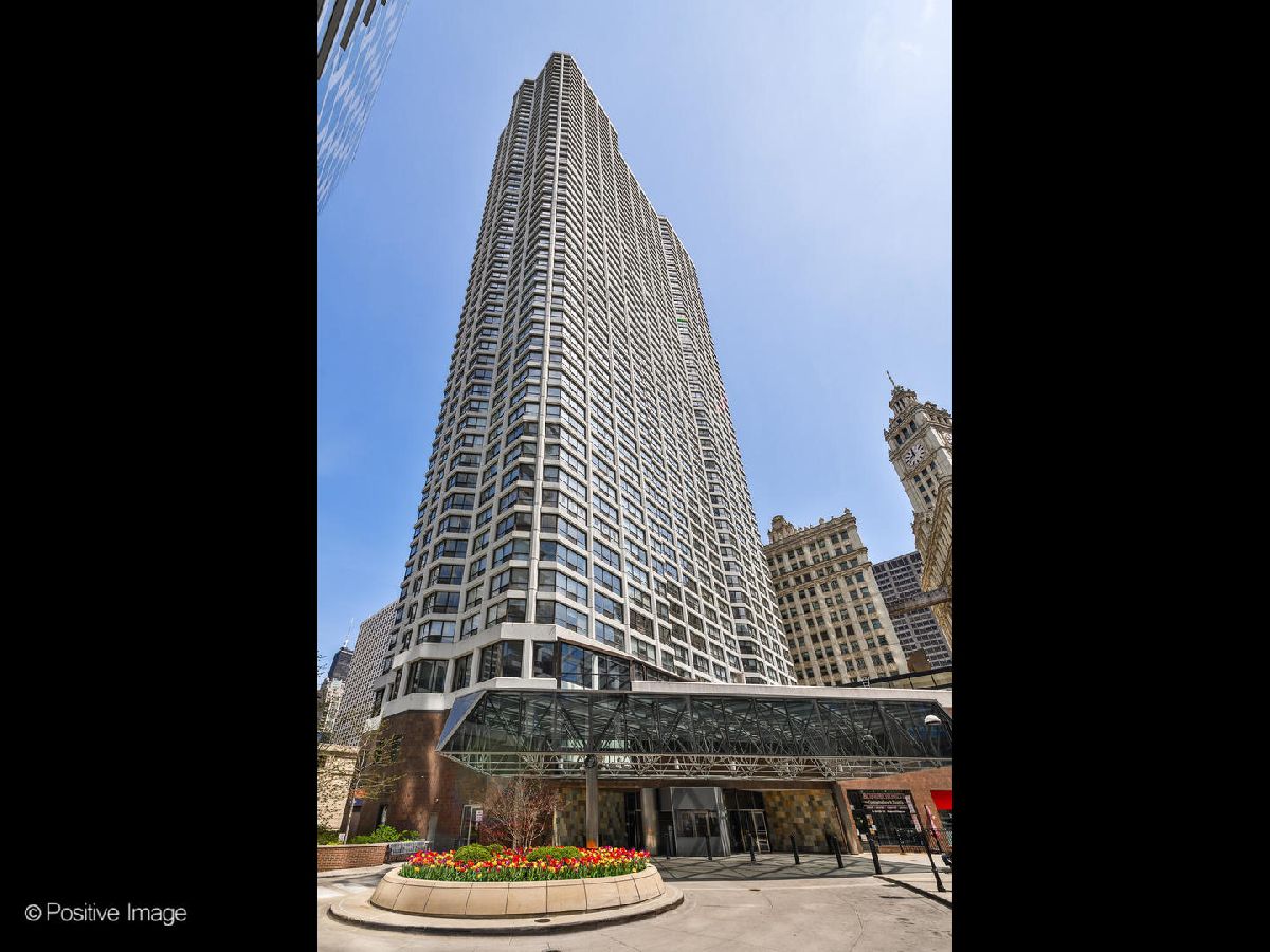 Condominiums Sold River Plaza Chicago Illinois, 405 Wabash