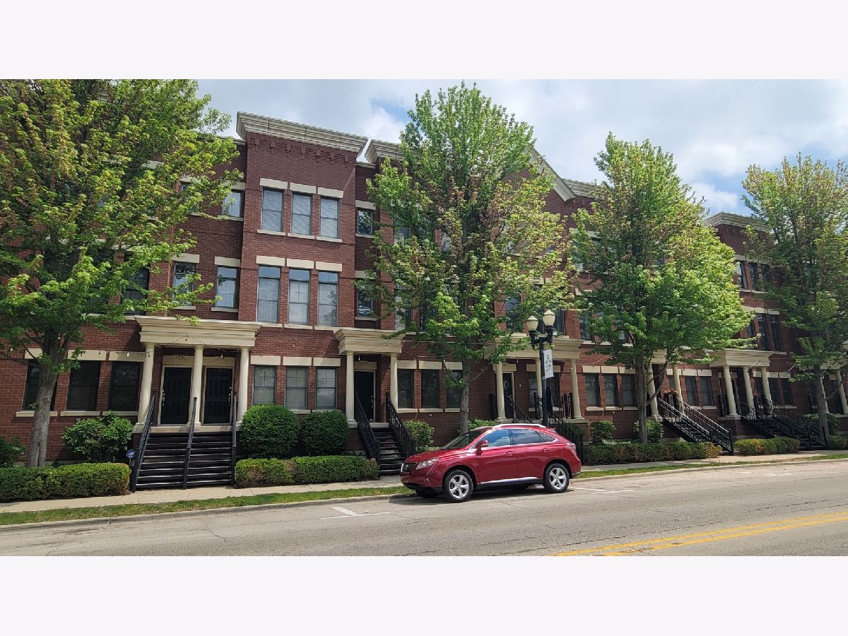 Townhomes Sold River Park Place Elgin Illinois, 179 Grove