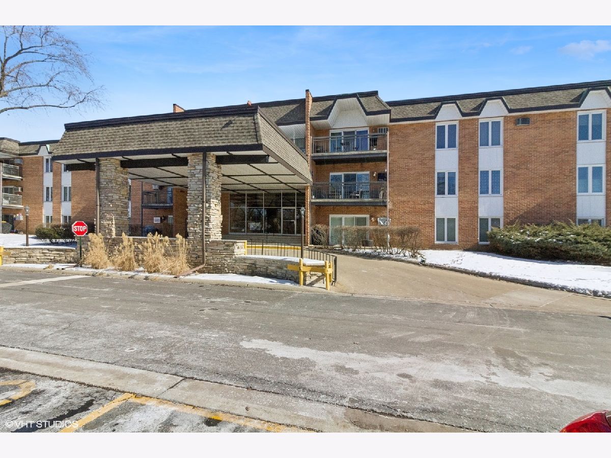 Condominiums Sold Westbrook West Downers Grove Illinois, 4250 Saratoga