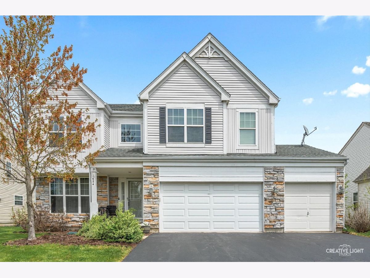 Homes Sold Bloomfield West Bolingbrook Illinois, 1624 Trails End