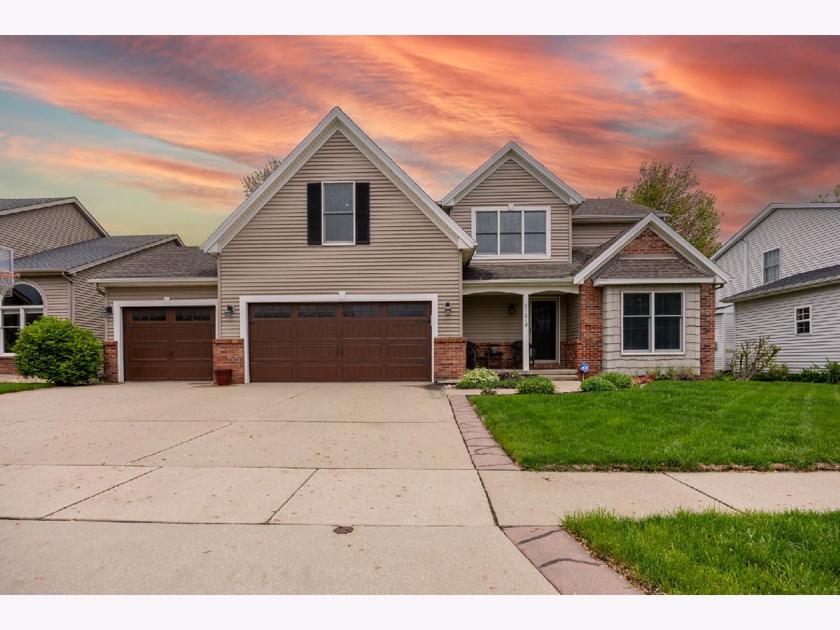 Homes & Condos & Townhomes Sold Eagles Landing Normal Illinois, 1213 Big Horn