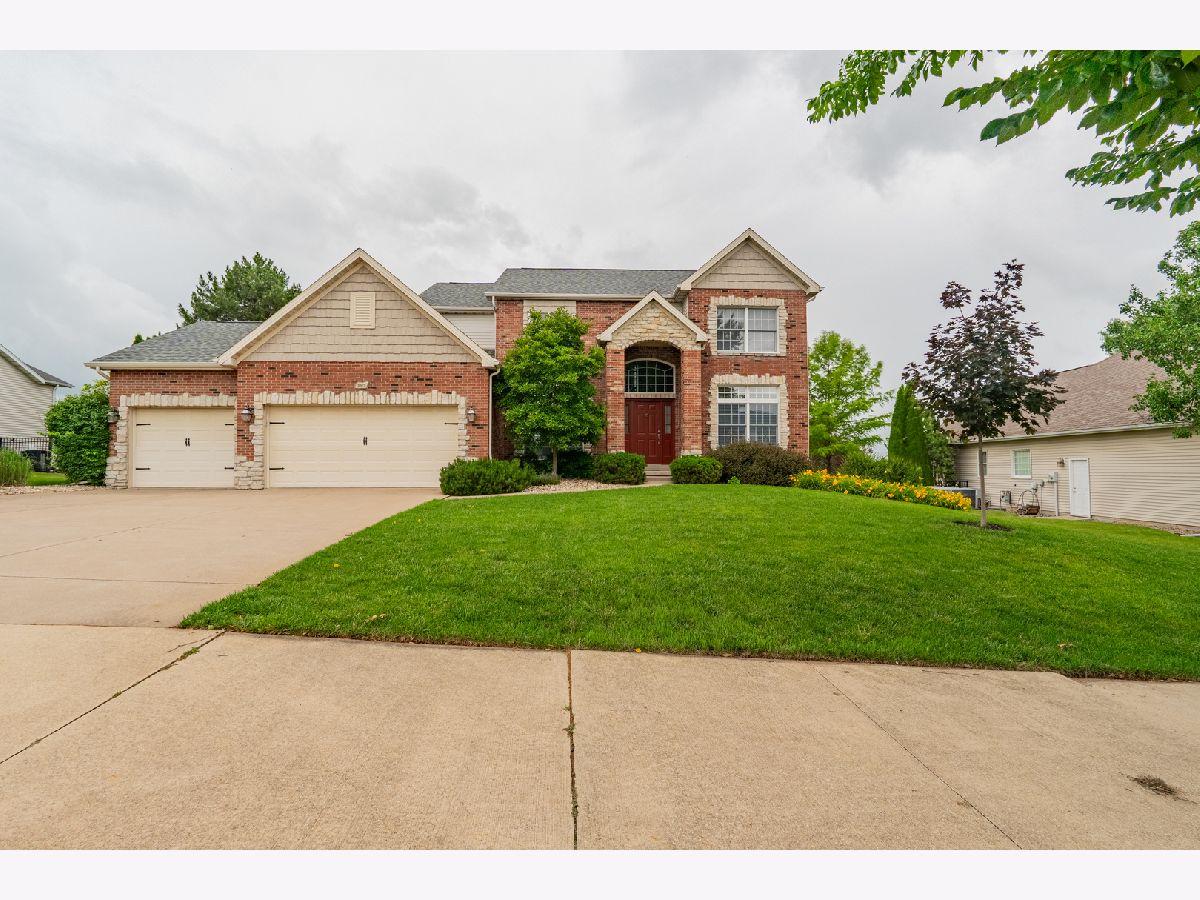  Sold Bloomington Illinois, 2907 Fox Creek