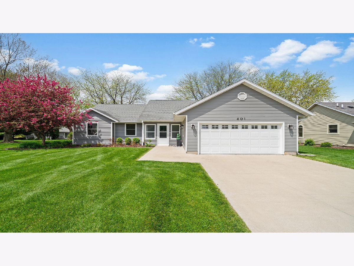 Homes & Condominiums For Sale Idle Oak Dixon Illinois, 401 Deer Chase