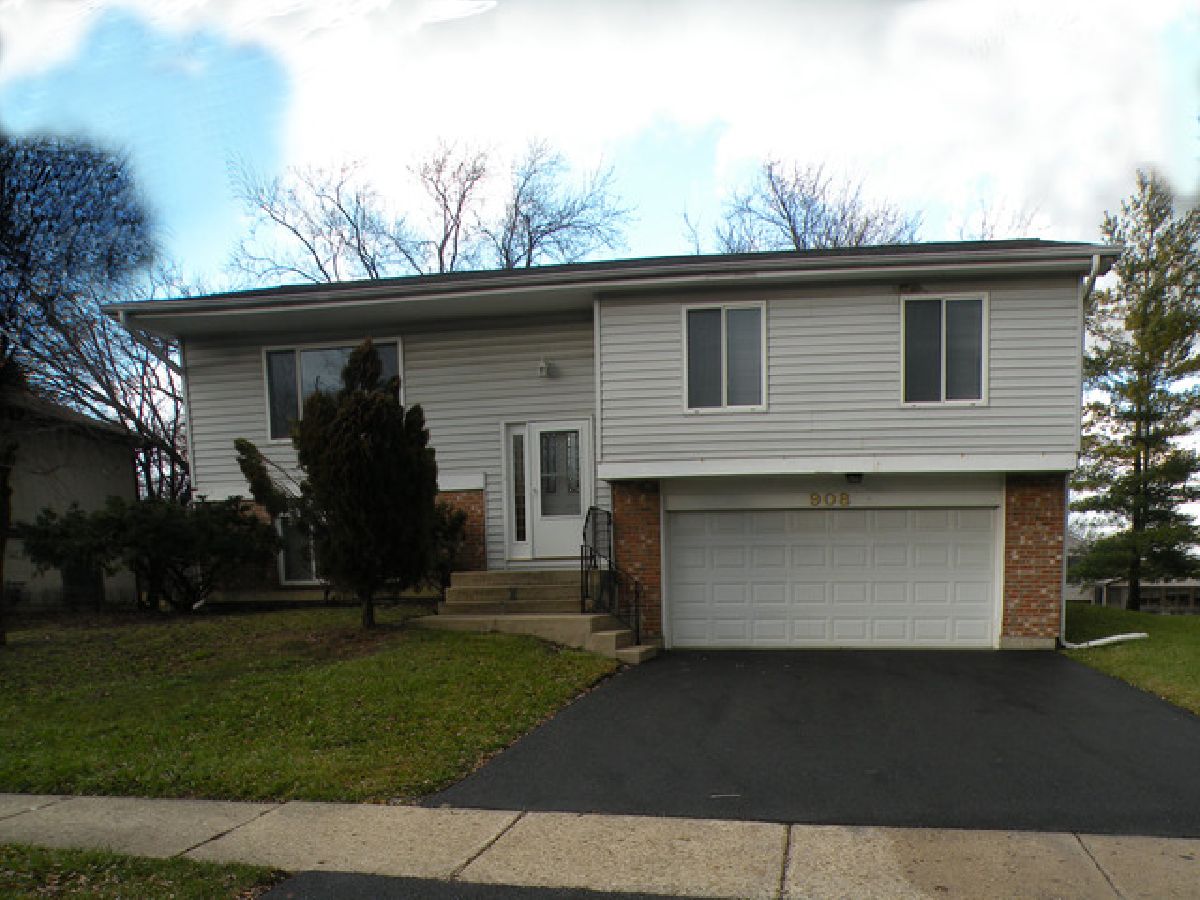 Homes Rented Countryside Lake Zurich Illinois, 908 Pheasant Ridge
