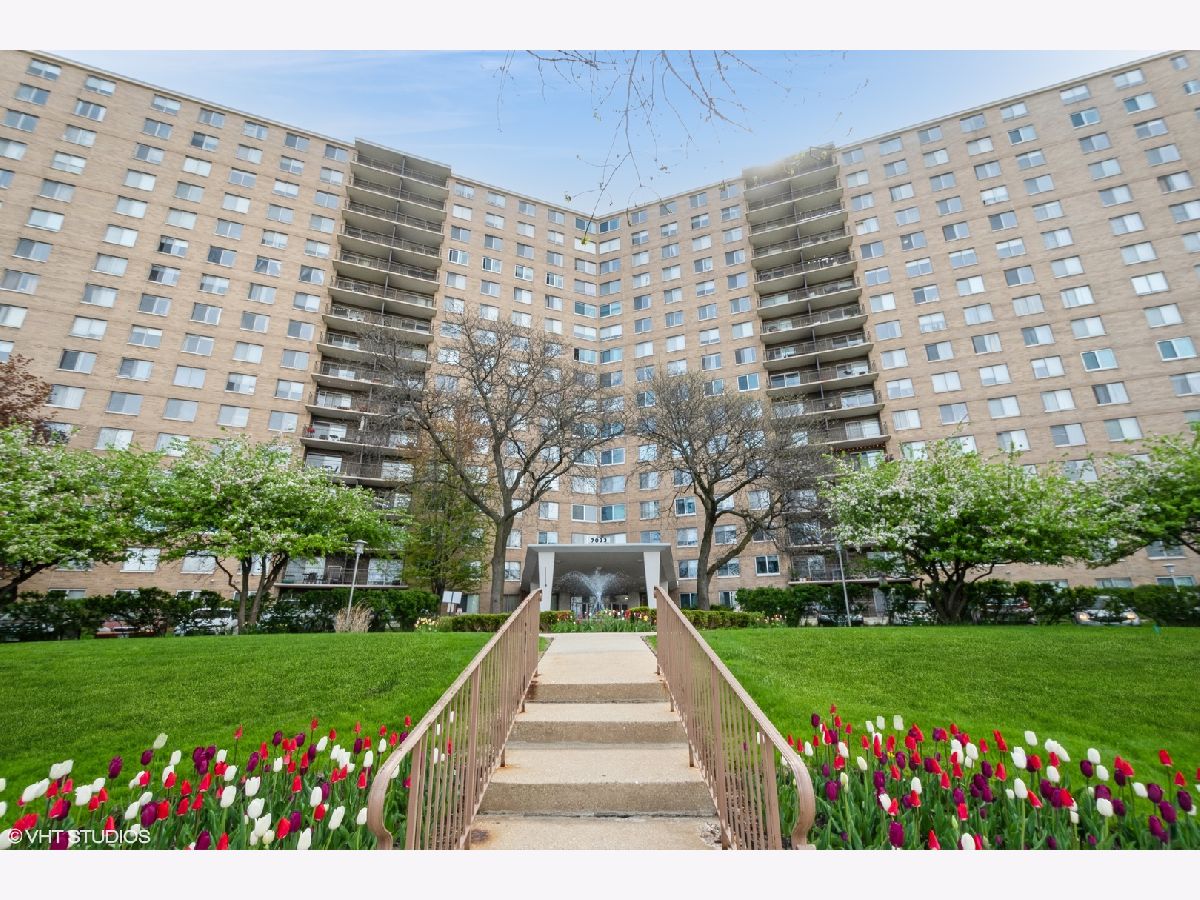 Condominiums Sold Winston Towers Chicago Illinois, 7033 Kedzie