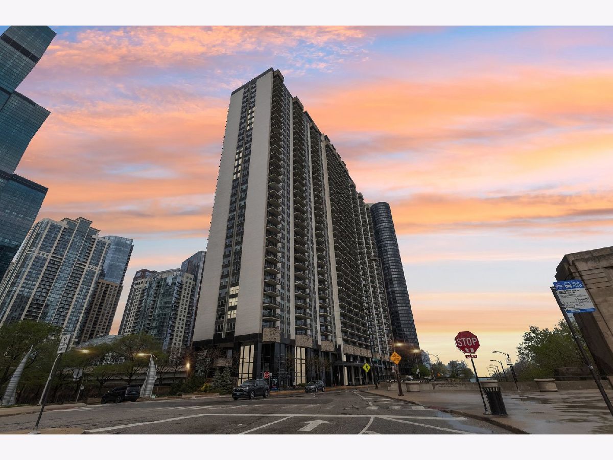 Condominiums Sold Outer Drive East Chicago Illinois, 400 Randolph