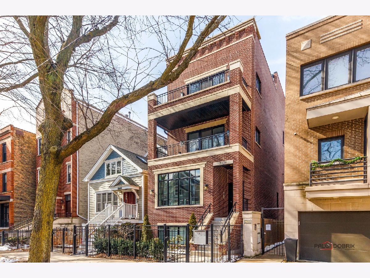 Townhomes & Condos & Homes Sold Sheffields Chicago Illinois, 2738 Wayne