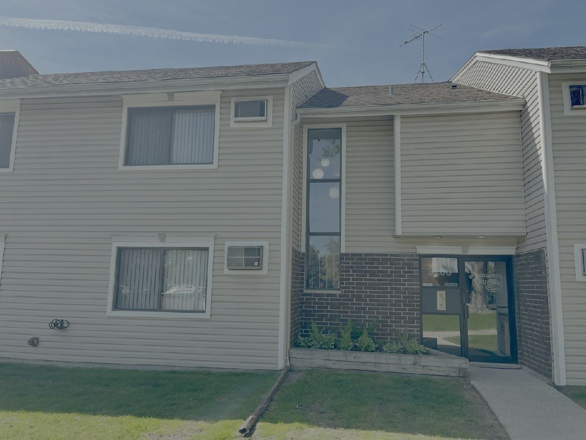 Condos & Townhomes Rented Runaway Bay Palatine Illinois, 3200 Bayside