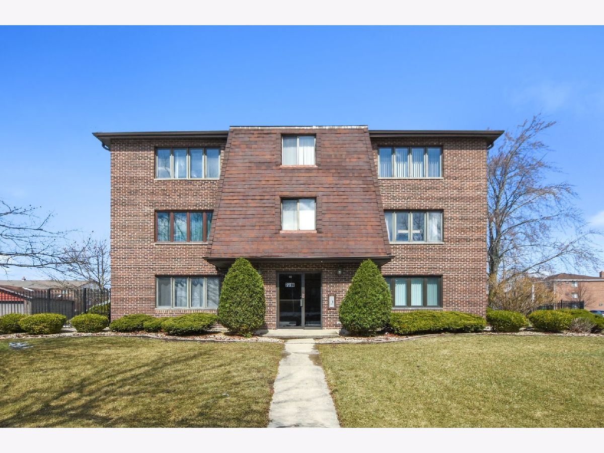 Condominiums & Homes Sold Colonades Orland Park Illinois, 7310 Tiffany