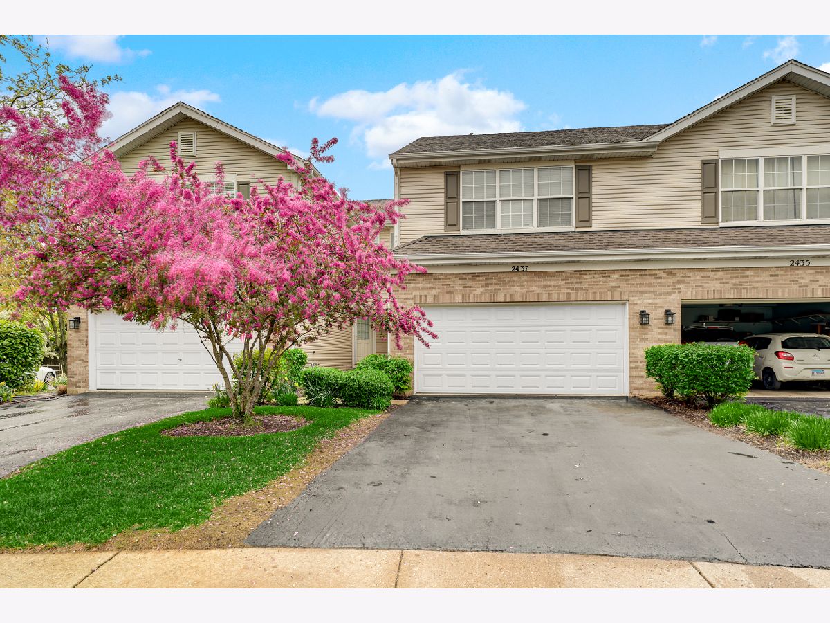Townhomes & Condos Sold Park Avenue Aurora Illinois, 2437 Stoughton