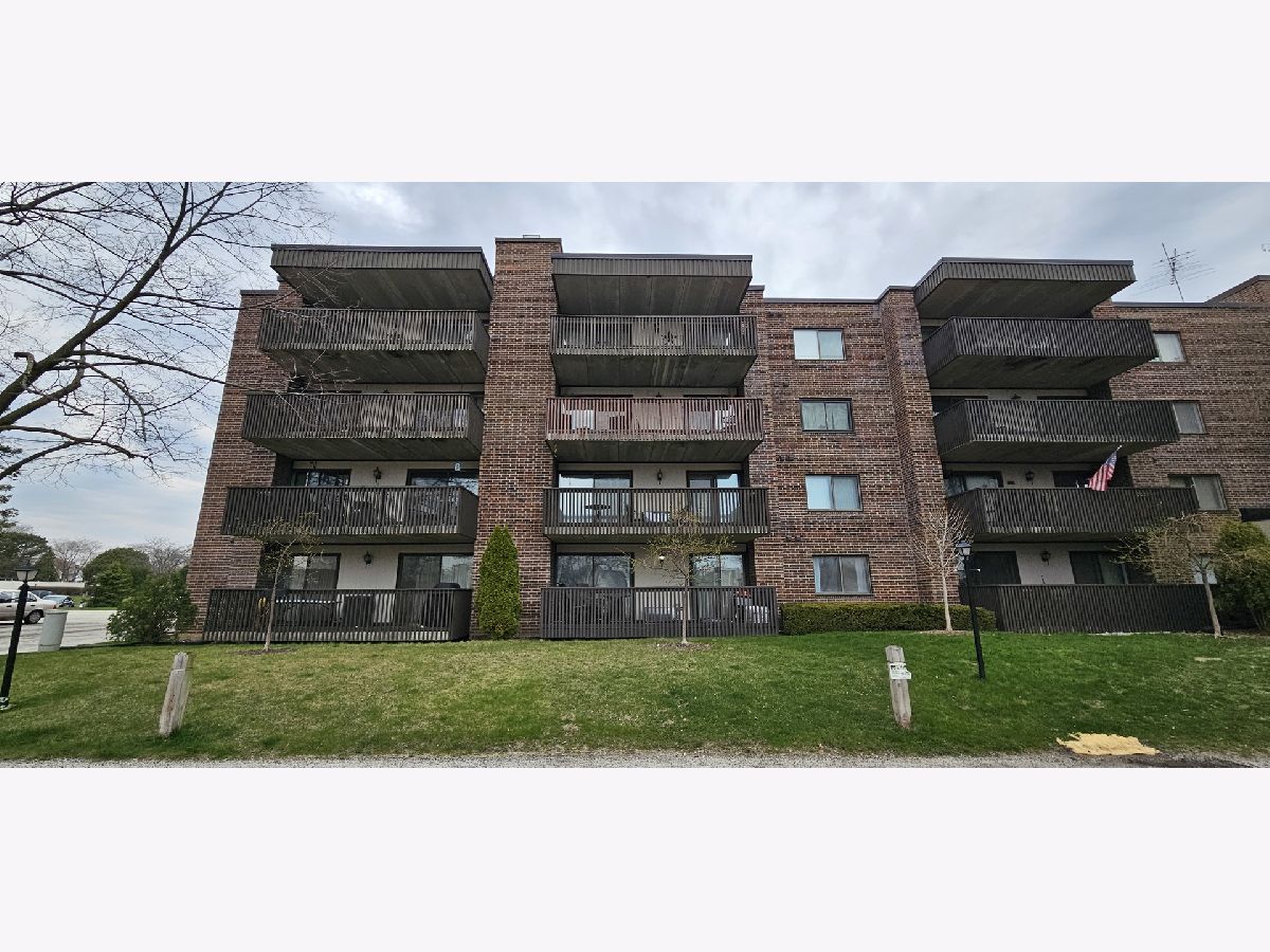 Townhomes & Condos & Homes Sold Heather Ridge Gurnee Illinois, 920 Vose