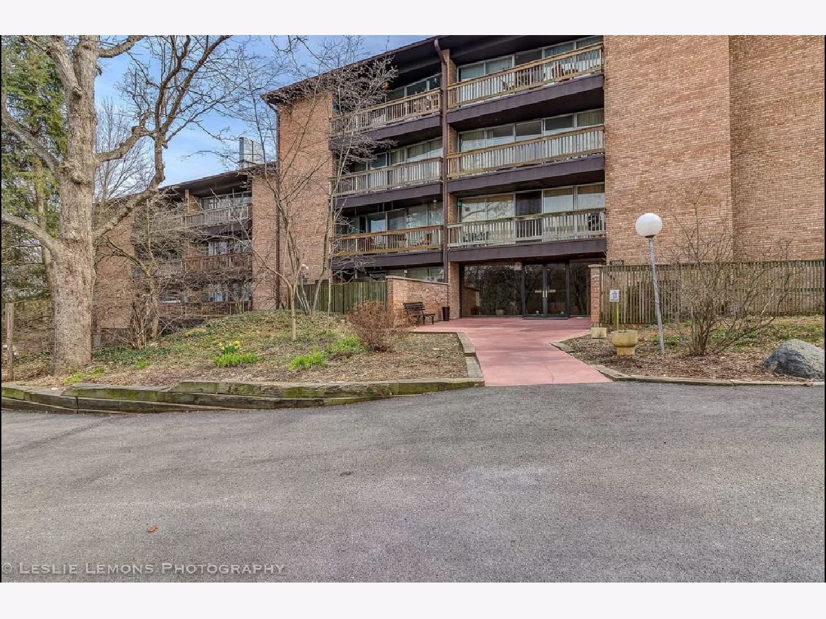 Condos & Townhomes Rented Four Lakes Lisle Illinois, 5700 Hillcrest