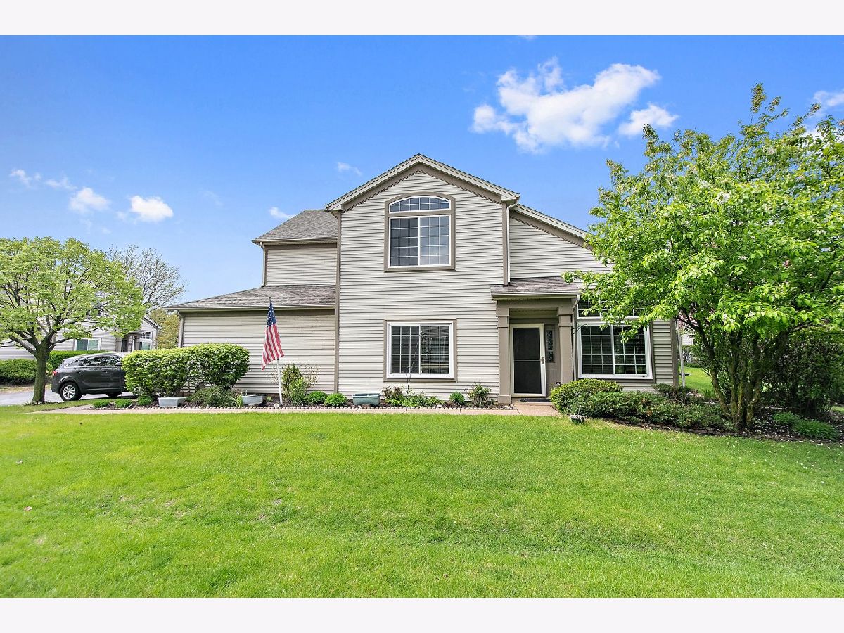 Townhomes & Condos & Homes Sold Woodlands At Oakhurst North Aurora Illinois, 960 Park Hill Circle 960