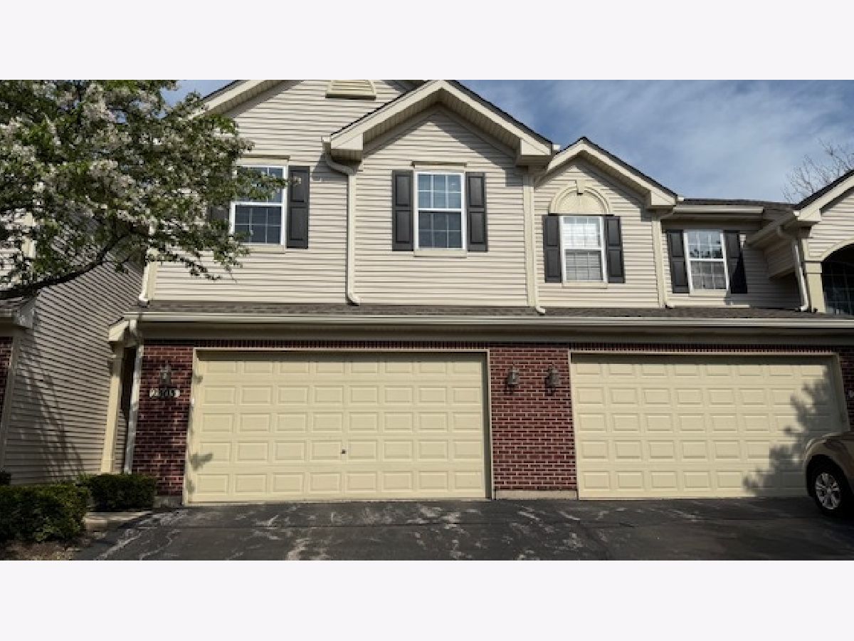 Townhomes & Homes Rented Willoughby South Algonquin Illinois, 2305 Sandy Creek