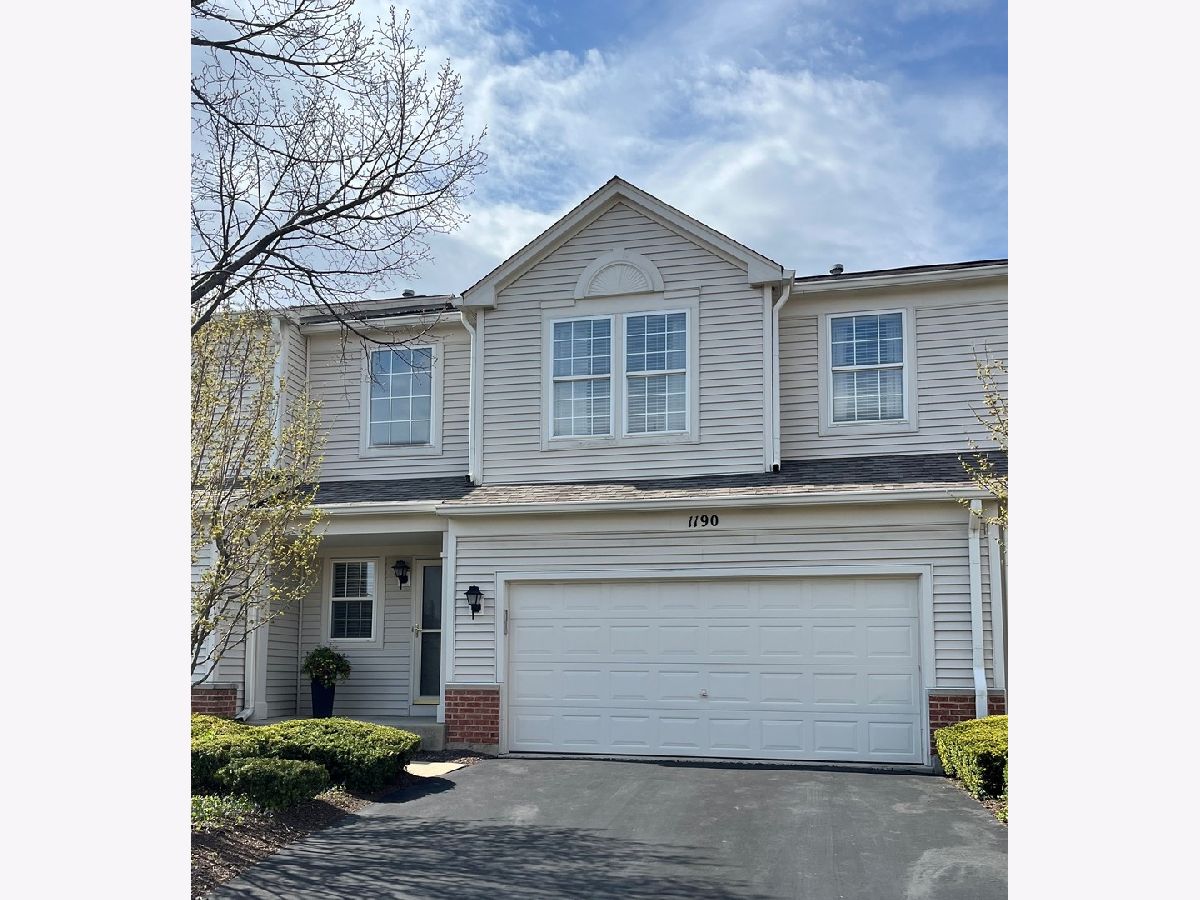 Townhomes & Homes Sold Country Club Village Aurora Illinois, 1190 Grand Cypress