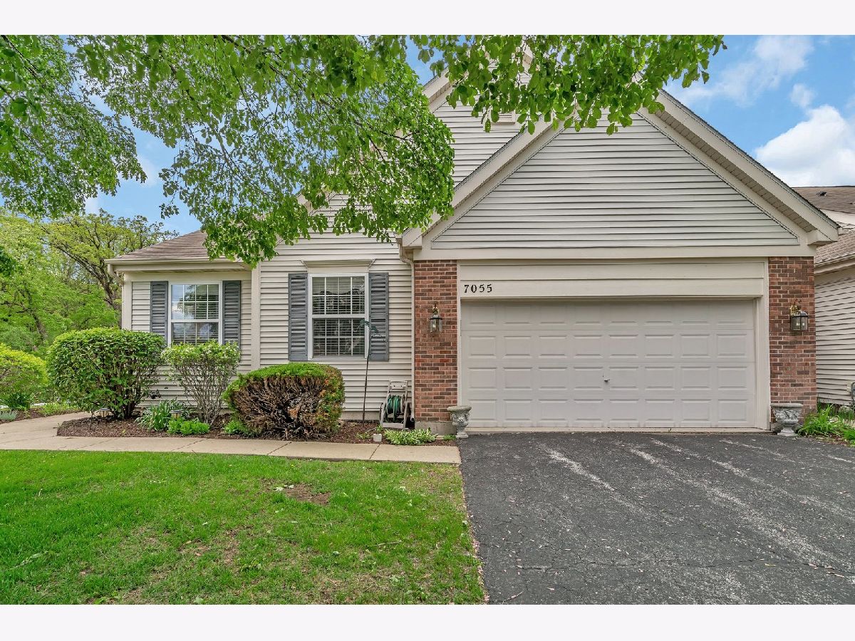 Townhomes Sold Country Club Hills Fox Lake Illinois, 7055 Hidden Green