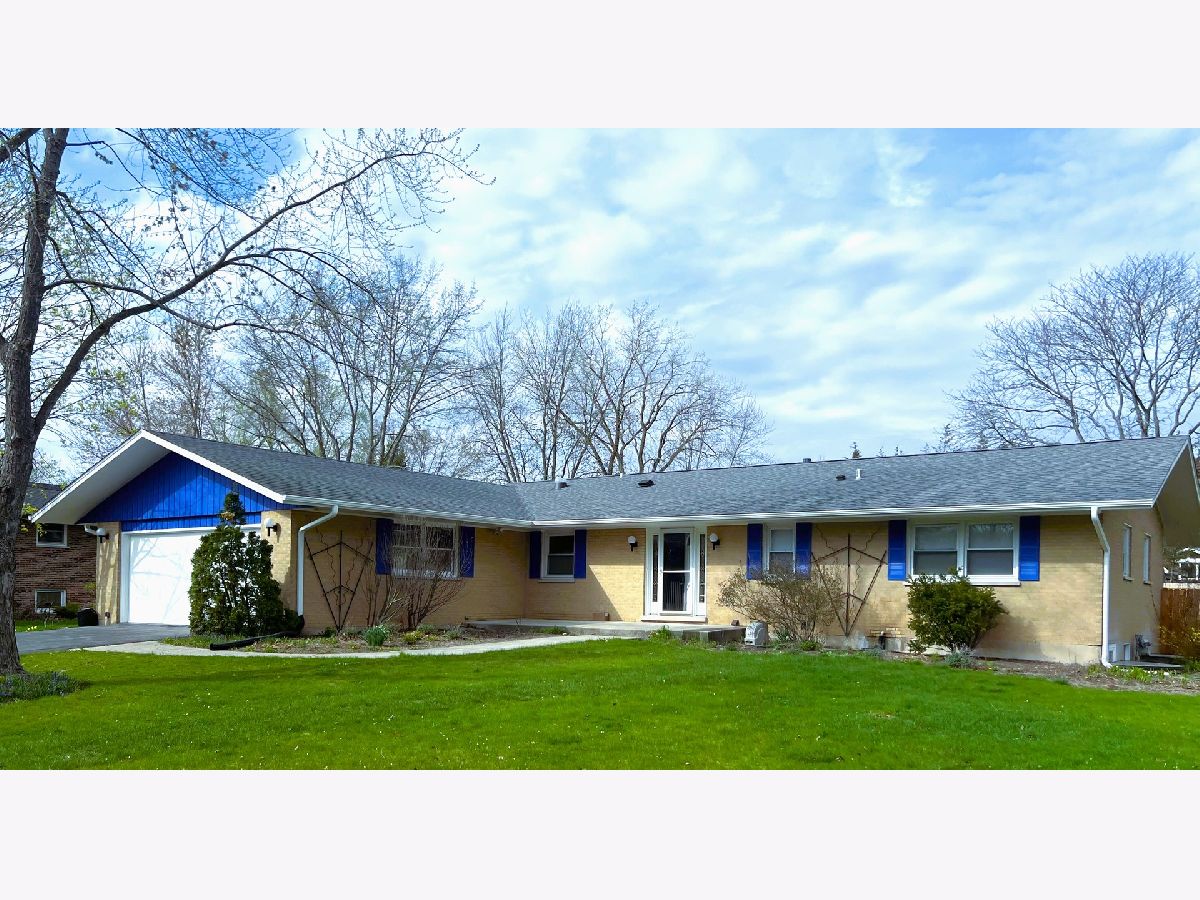Homes Rented Countryside Manor Libertyville Illinois, 15122 Redwood