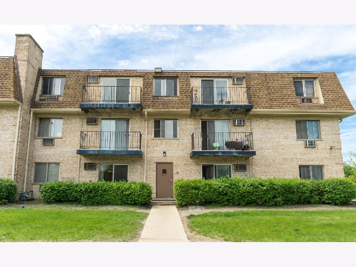 Condominiums Sold Shorewood Glendale Heights Illinois, 277 Shorewood