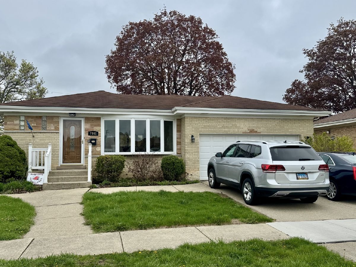 Rented Niles Illinois, 7441 Mulford