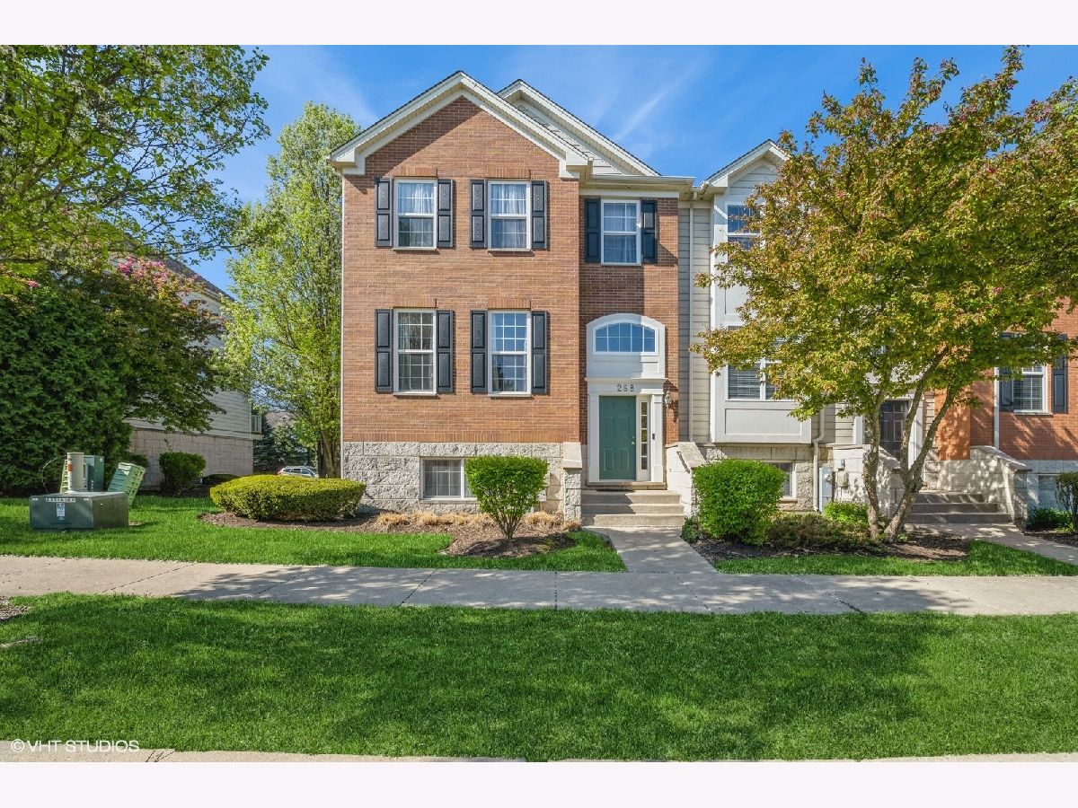 Homes & Townhomes & Condos Sold Shadow Hill Elgin Illinois, 268 Comstock