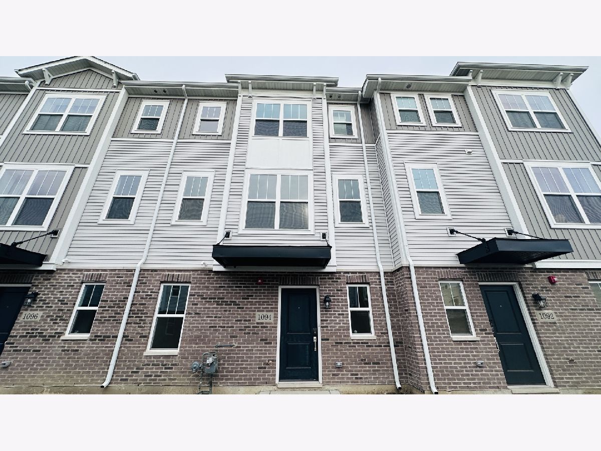  Rented Des Plaines Illinois, 1094 Bogart