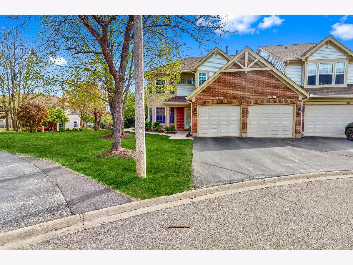 Townhomes & Condos & Homes Sold Essex Village Crystal Lake Illinois, 1687 Pearl