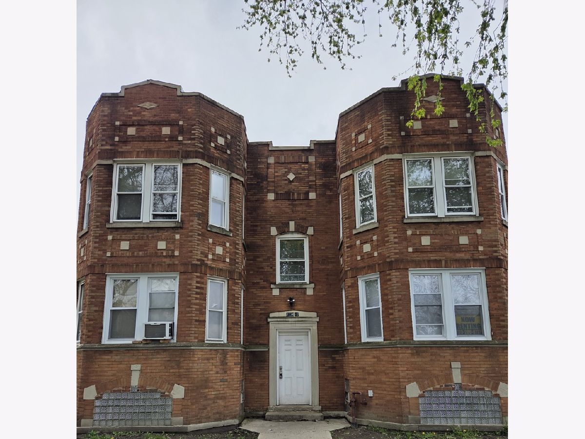  Rented Chicago Illinois, 7332 May