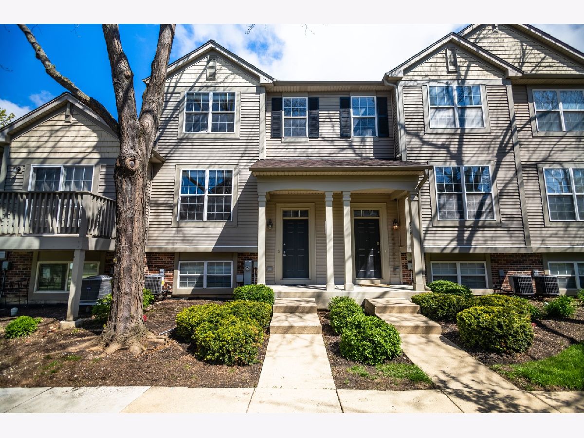 Townhomes Sold Cherry Creek Grayslake Illinois, 1069 Chadwick