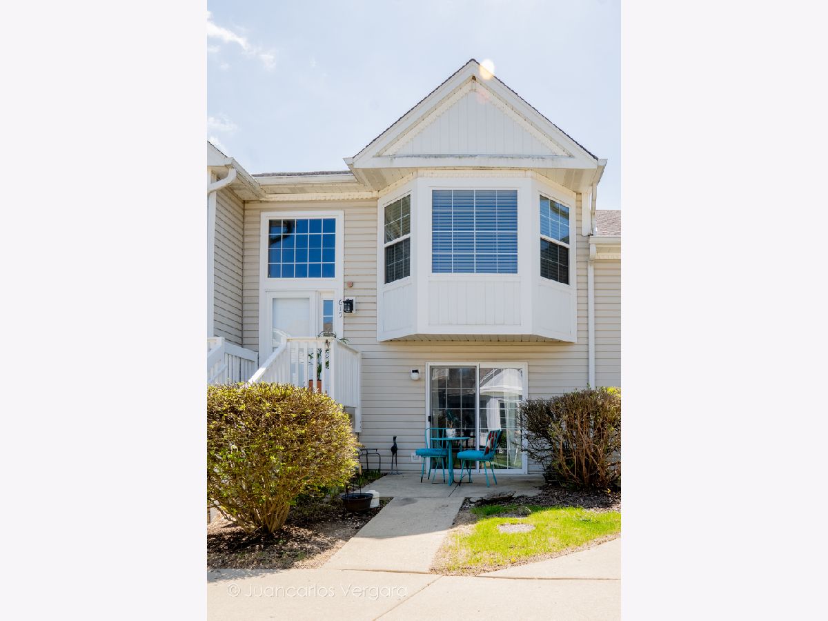 Townhomes & Condos Sold Summerwind North Aurora Illinois, 615 Victoria