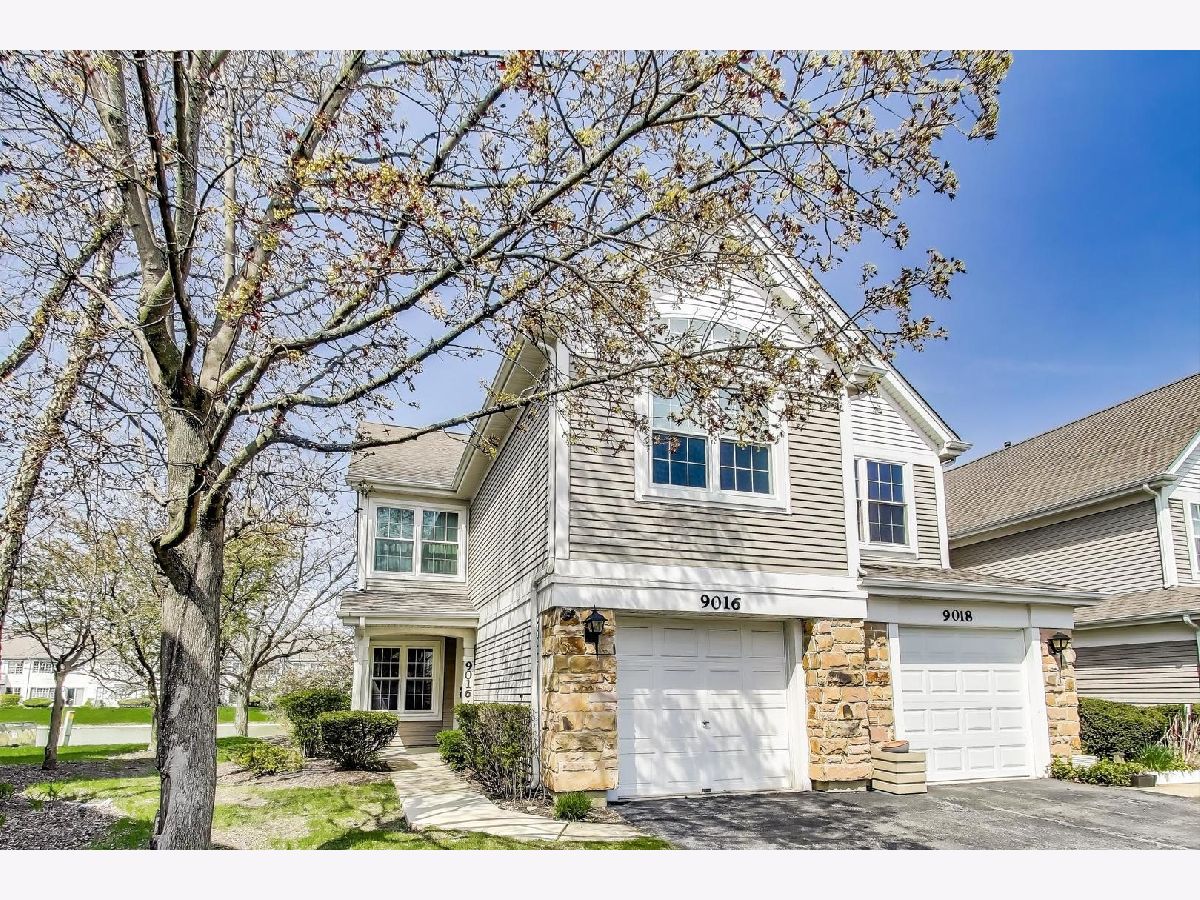 Townhomes Sold Concord Lake Niles Illinois, 9016 Heathwood