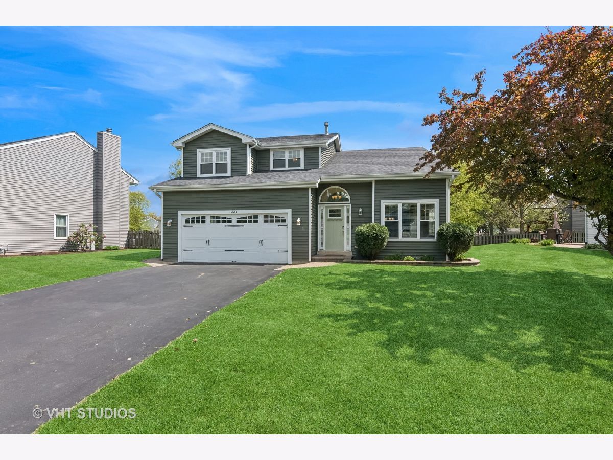 Homes Sold Cherry Park Batavia Illinois, 1221 Hillsboro