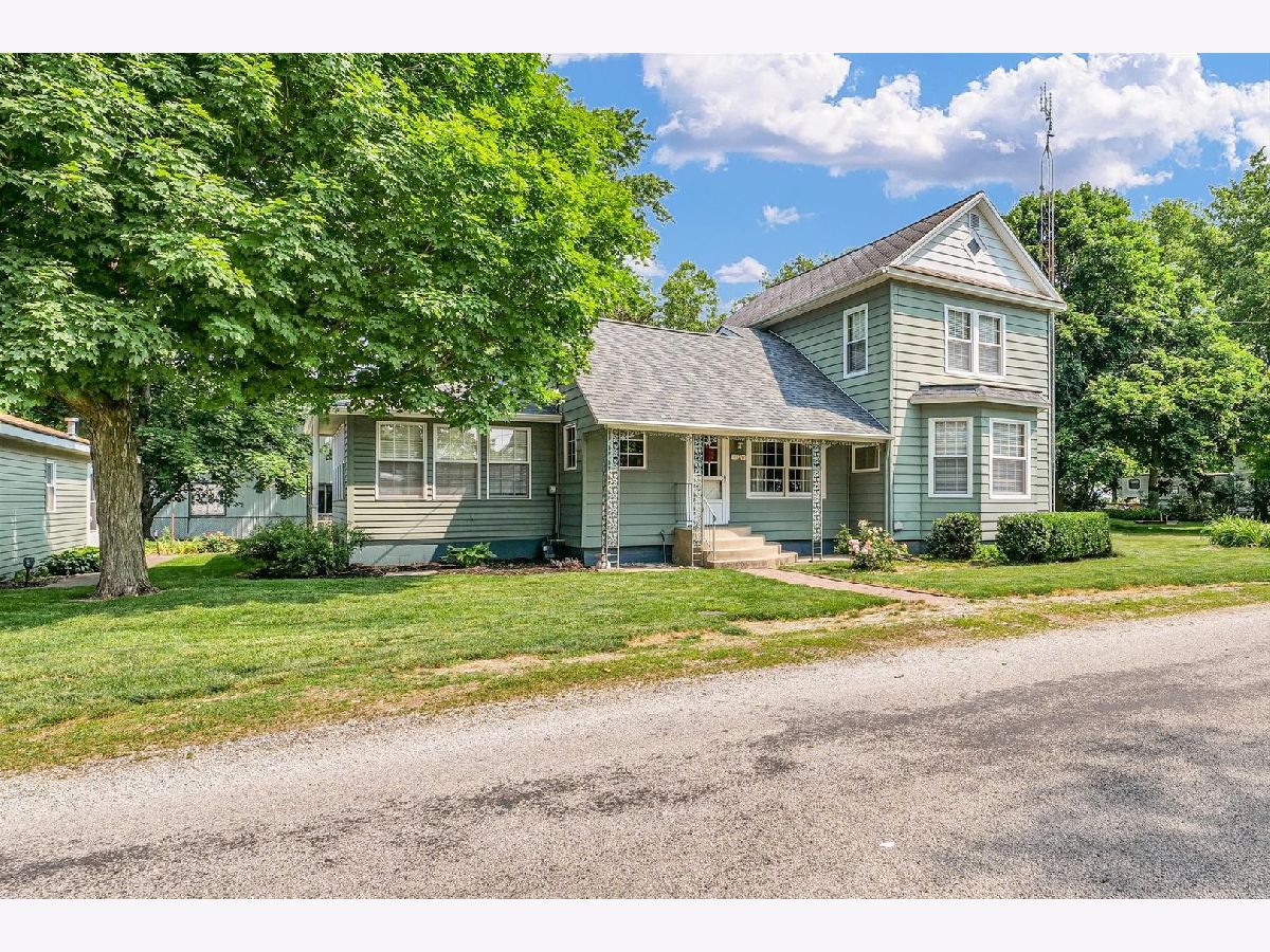  For Sale Sadorus Illinois, 112 North Front Street