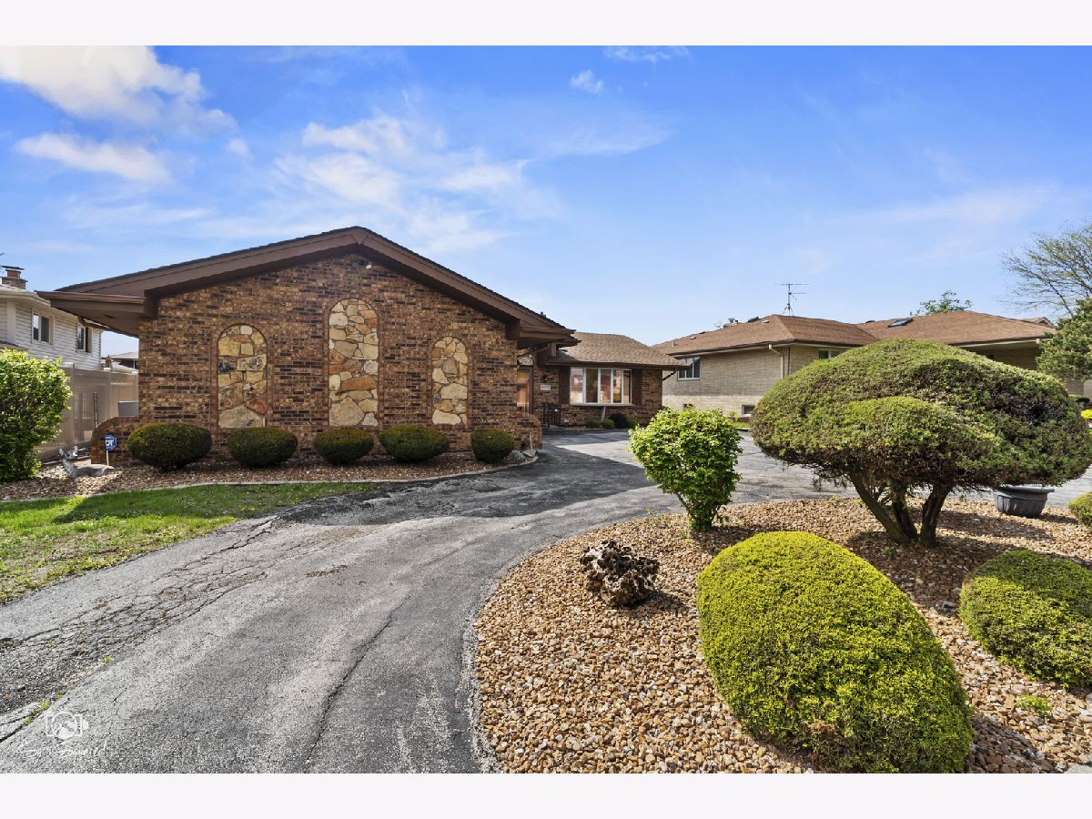  Sold Orland Hills Illinois, 16026 90th