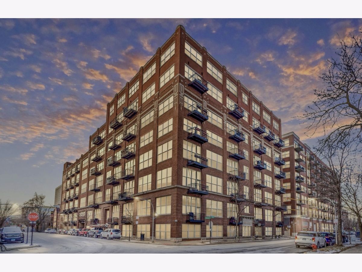Condominiums Rented Park 1500 Lofts Chicago Illinois, 1500 Monroe