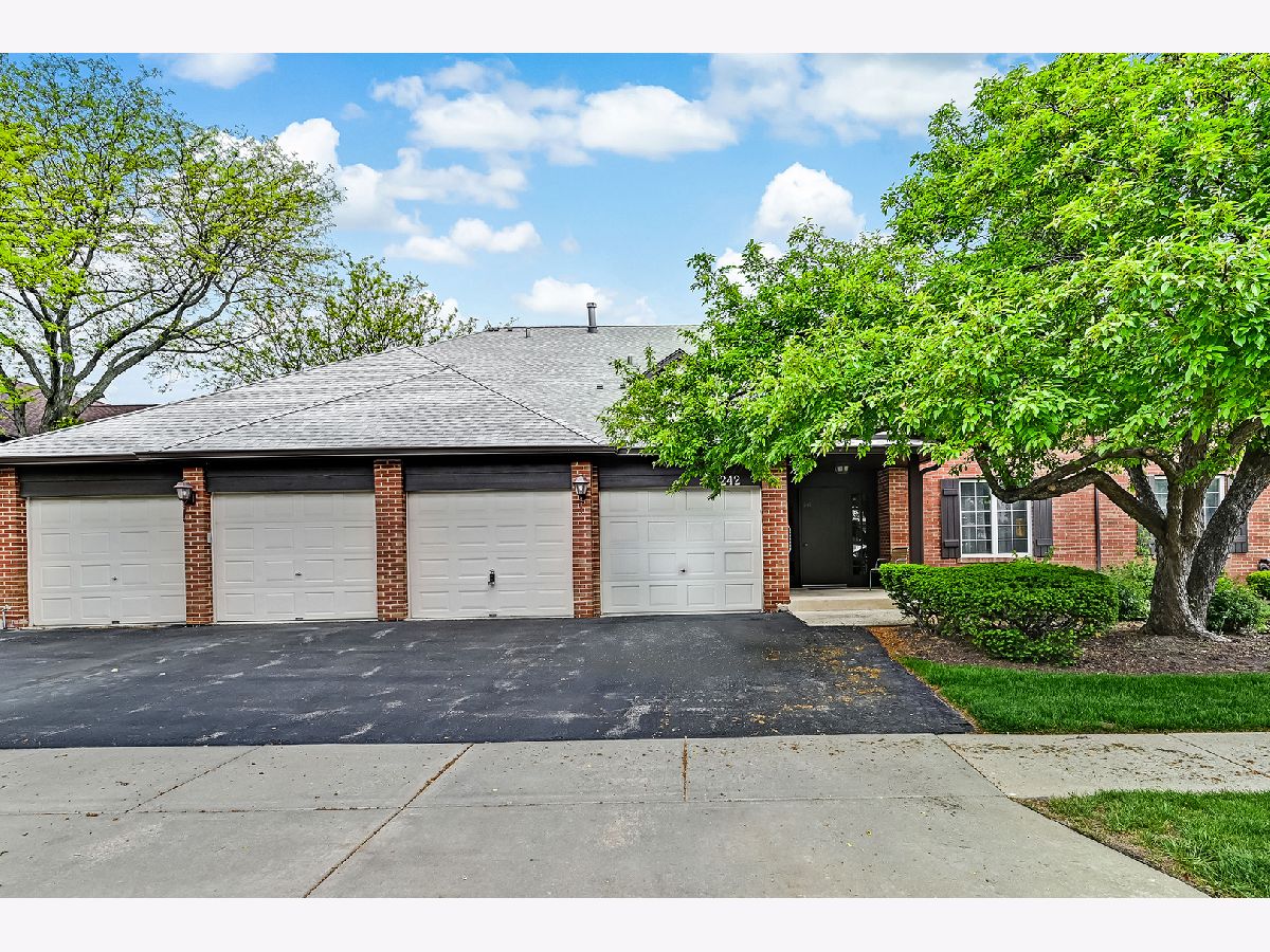 Condominiums Sold Stanhope Square Willowbrook Illinois, 242 Stanhope