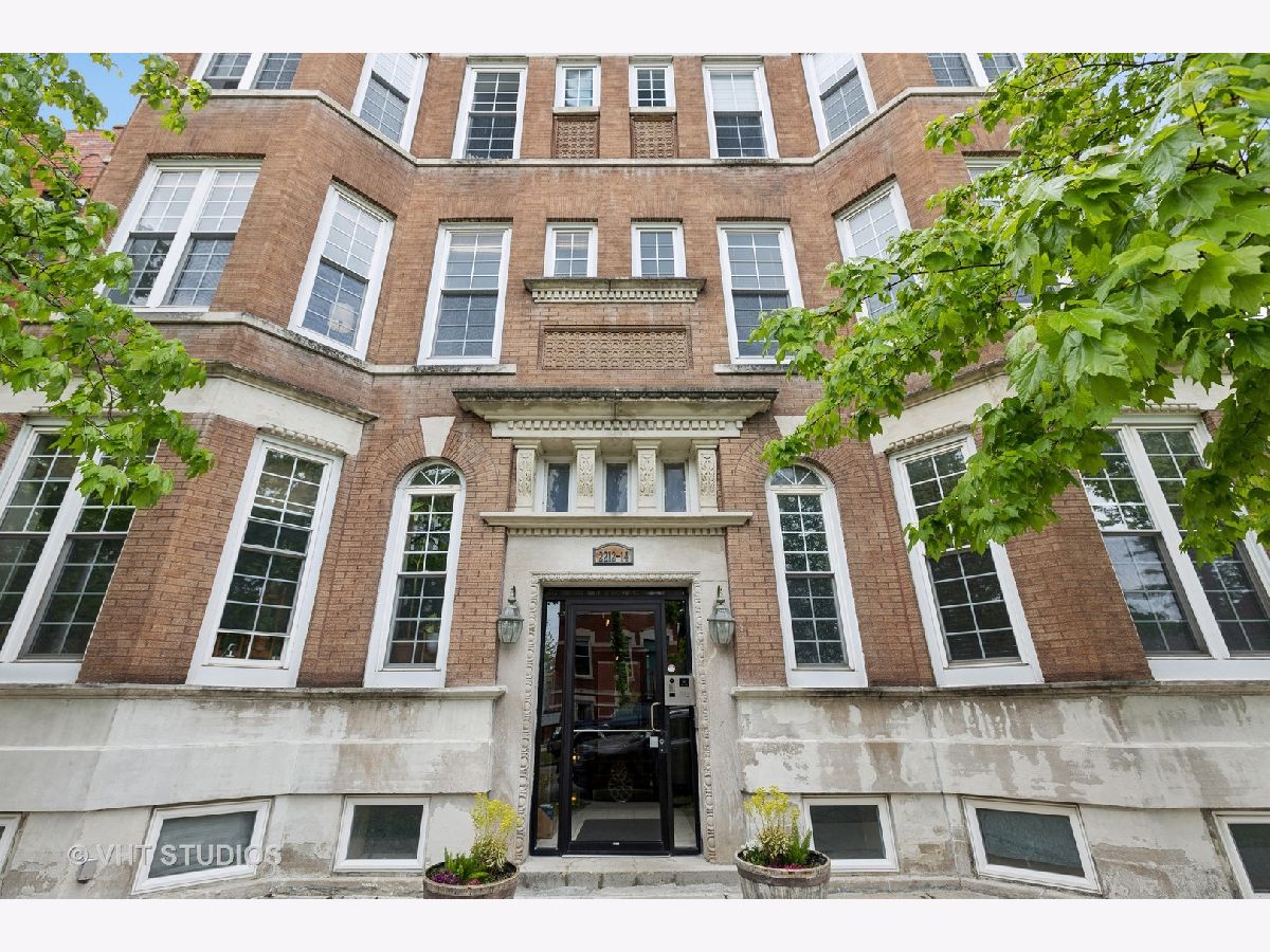 Condos & Townhomes & Homes Sold Logan Square Chicago Illinois, 2212 Campbell