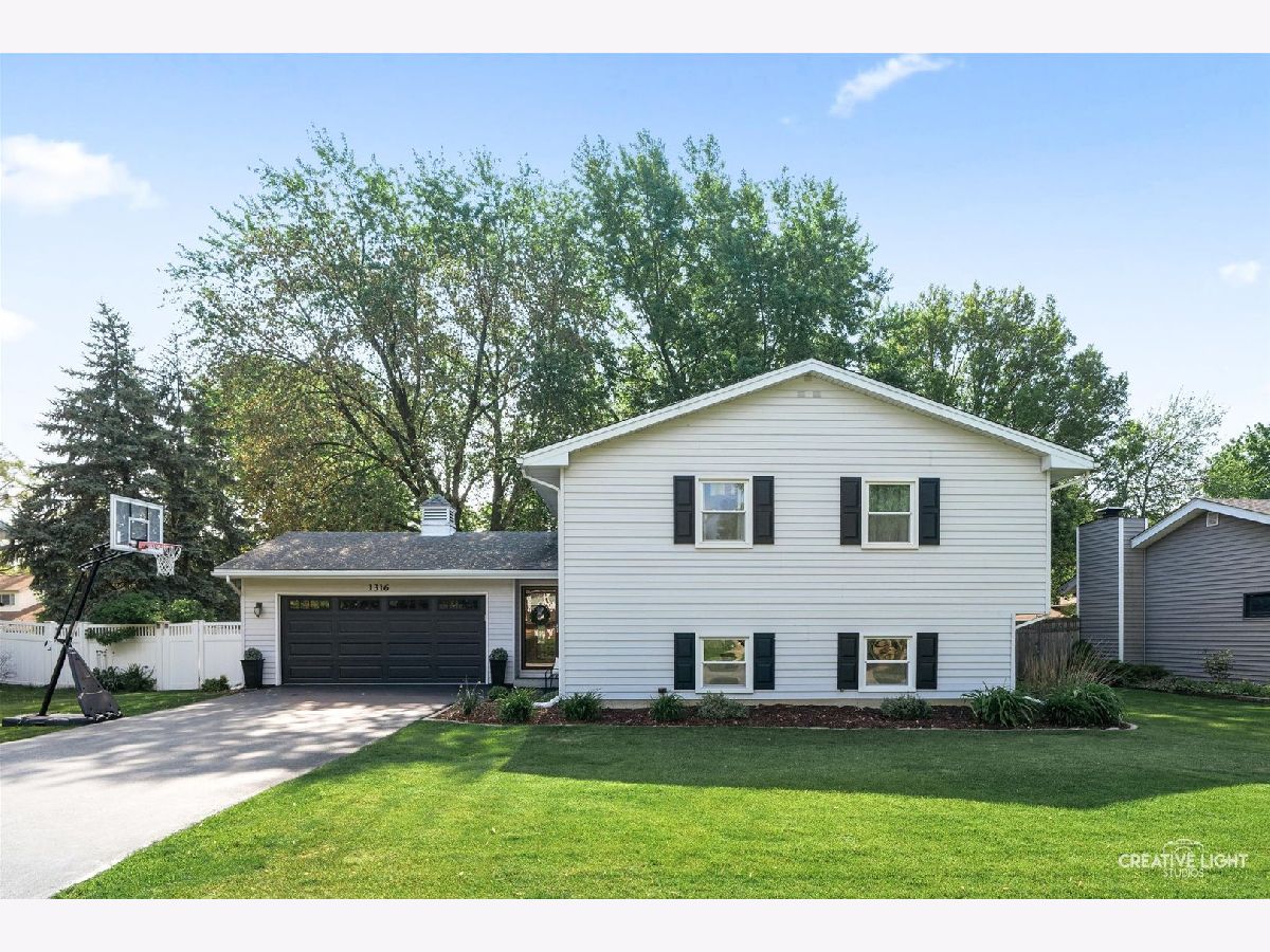 Homes Sold Bay Colony Naperville Illinois, 1316 Carol