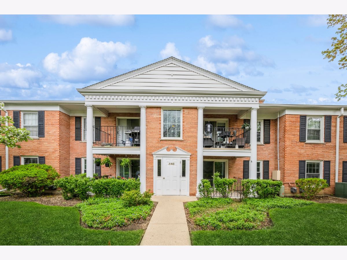 Condos & Townhomes Rented Shorely Woods Barrington Illinois, 563 Shorely