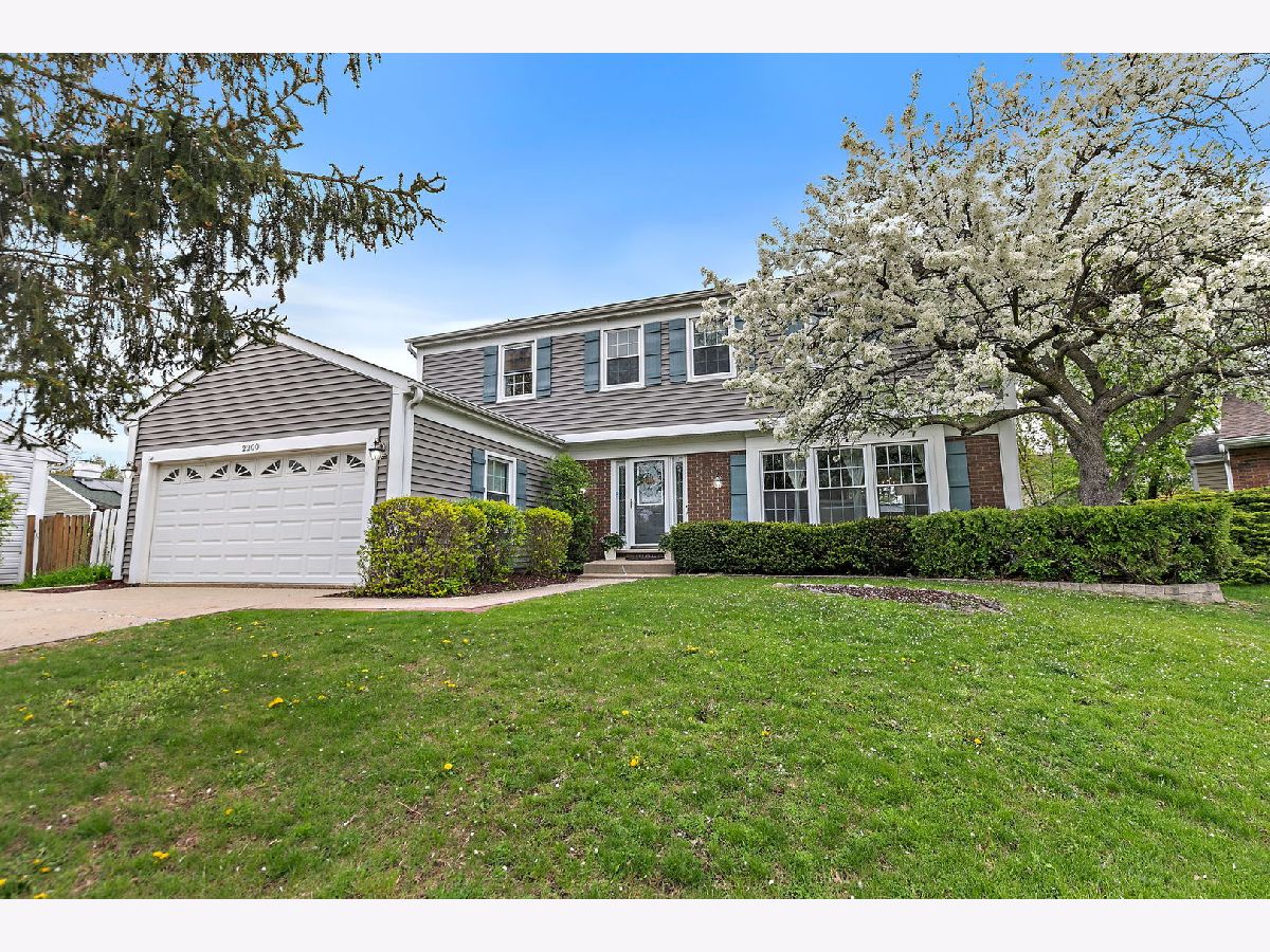 Homes & Condos & Townhomes Sold Sheffield Estates Schaumburg Illinois, 2200 Romm