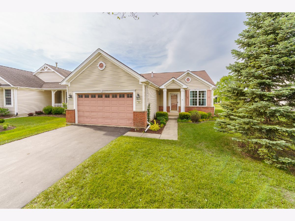Homes & Townhomes & Condos Rented Del Webb Sun City Huntley Illinois, 12960 Big Horn