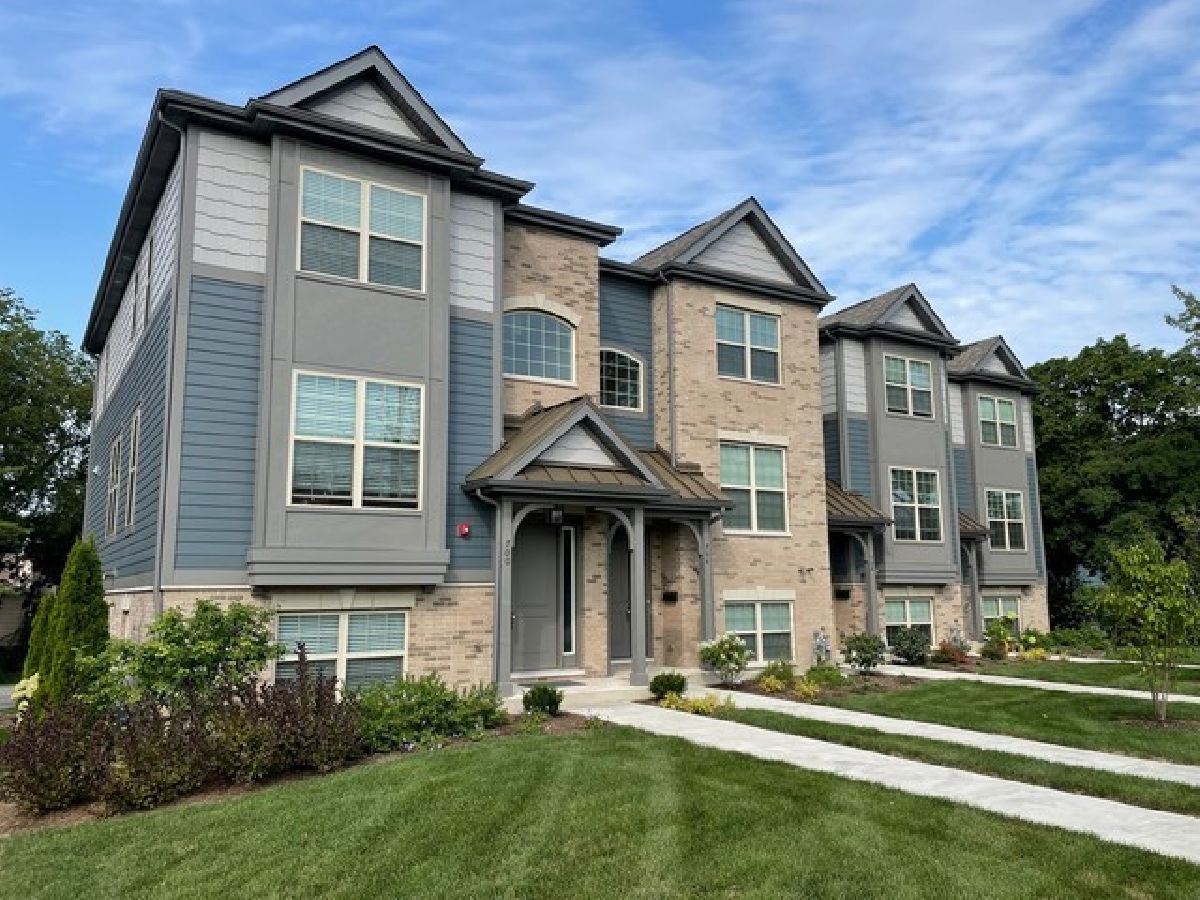  Rented Deerfield Illinois, 712 Elm