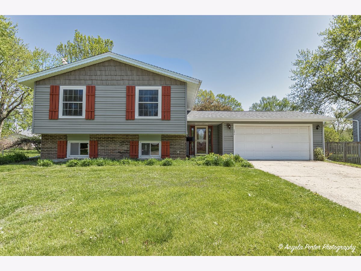 Homes & Condos & Townhomes Sold Coventry Crystal Lake Illinois, 942 Sheffield