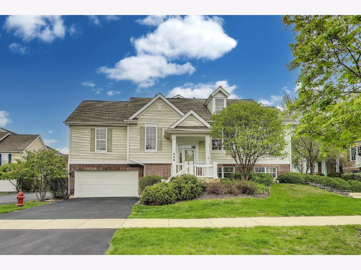 Townhomes Sold Hidden Prairie Palatine Illinois, 628 Hidden Prairie